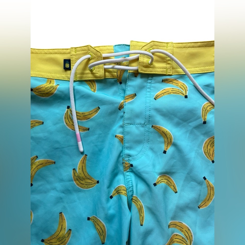 Chubbies Men's Banana Print Swim Shorts - Yellow and Blue - Picture 4 of 9
